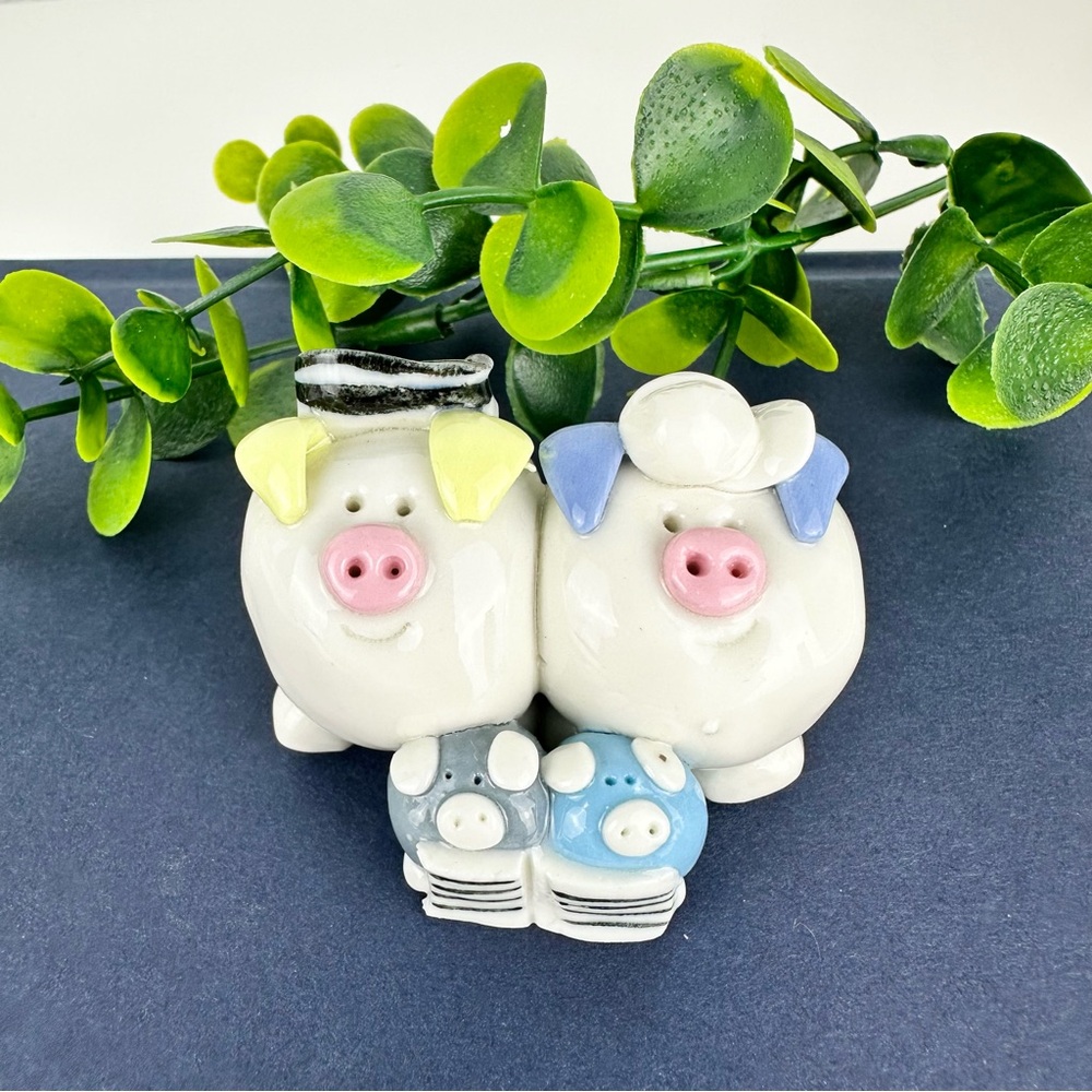 Vintage Mini Pig Family Figurine